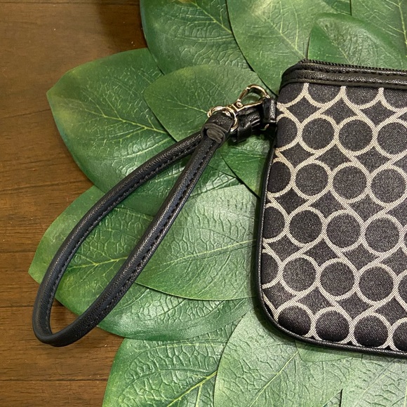 Nine West navy blue n white geometric wristlet - Picture 5 of 13